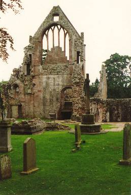 Ein anderer Teil der Dryburgh
        Abbey